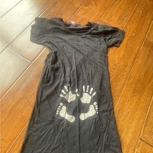 Maternity T-shirt size medium